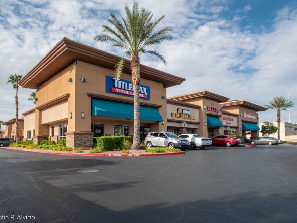 net leased multi-tenant retail center